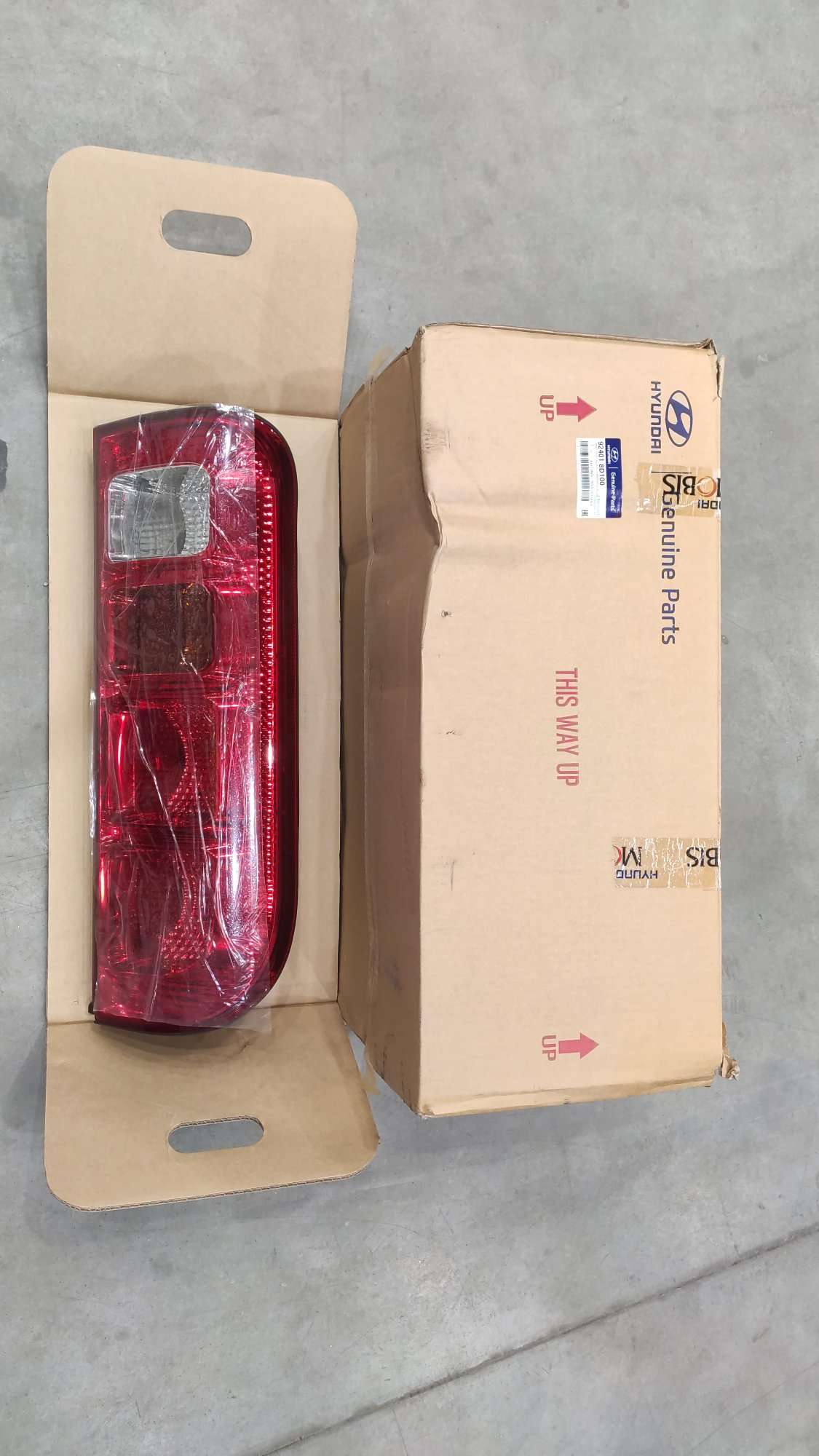 Уценка задний фонарь в сборе для hyundai universe 924018D100