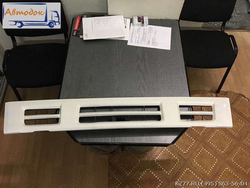 Решетка радиатора isuzu nqr75 белая 8975830474